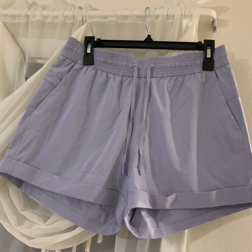 Lululemon Spring Break Away shorts